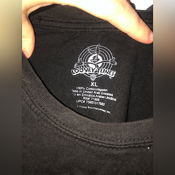 Looney Tunes Tweety Bird shirt 🐥 - Picture 3 of 4